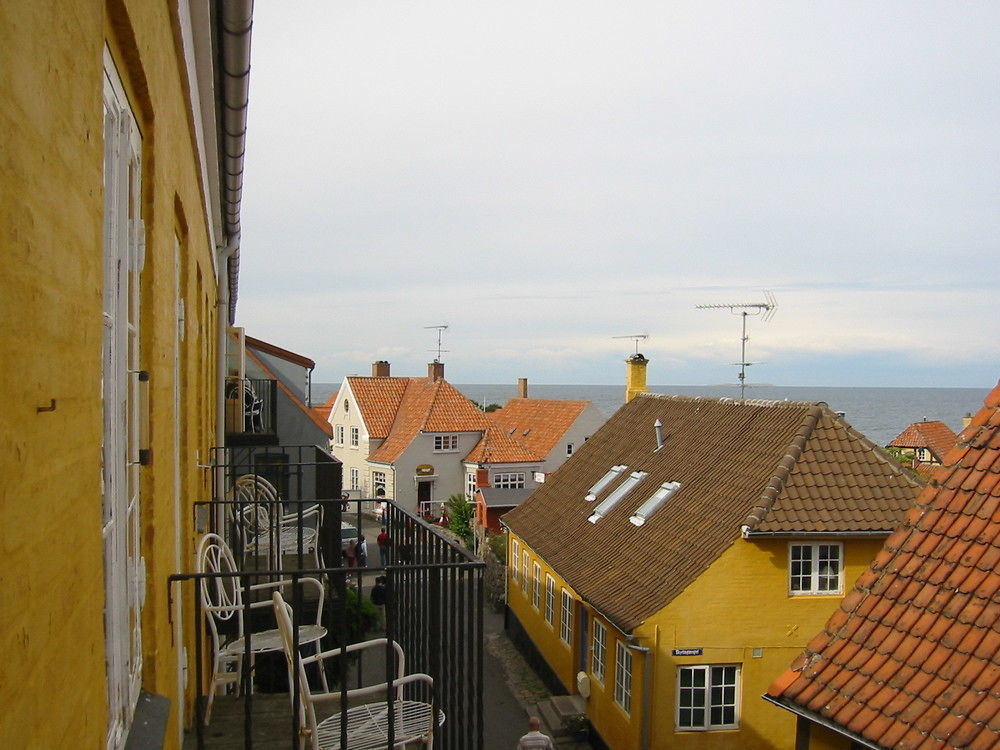 Jantzens Hotel Gudhjem Exterior photo